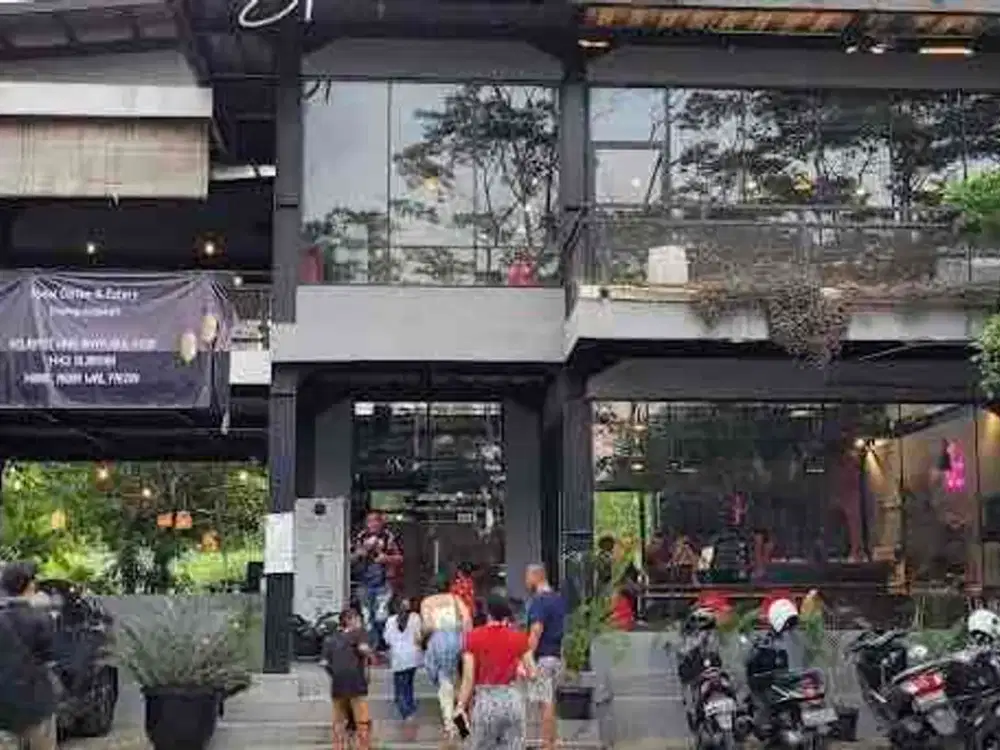 Disewakan bangunan cafe furnised tinggal jalann di jl Kaliurang sleman
