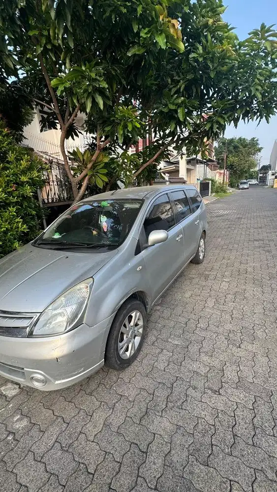 Dijual cepat Grand Livina 1.5 SV MT silver tgn 1 dari baru