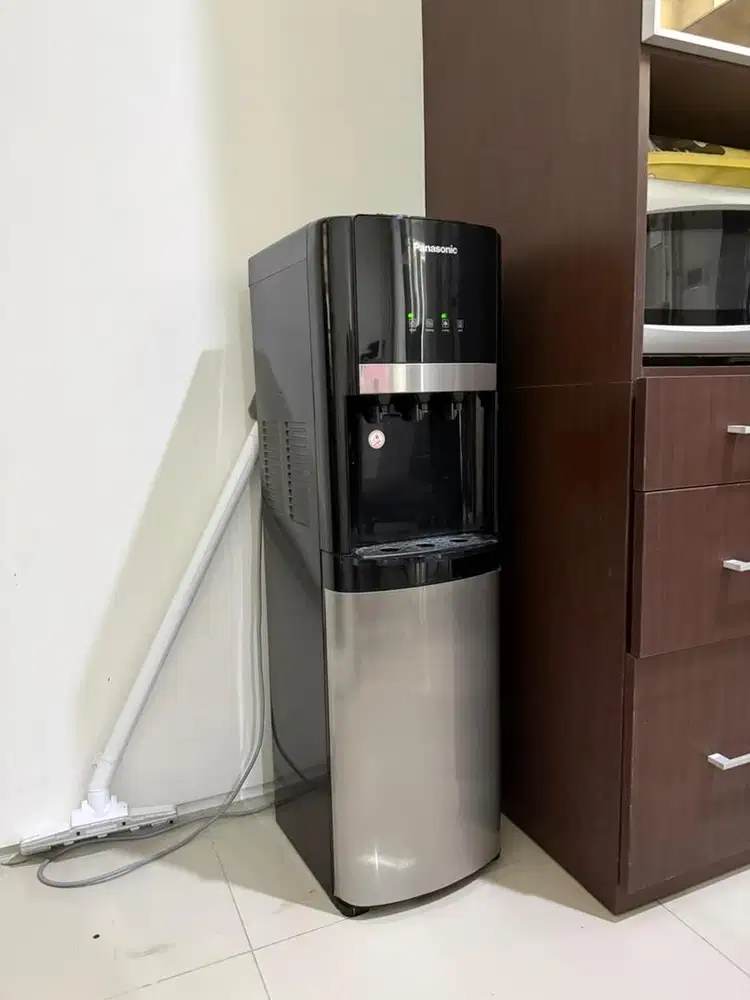Dispenser Panasonic Galon Bawah Tipe SDM-WD3438BG