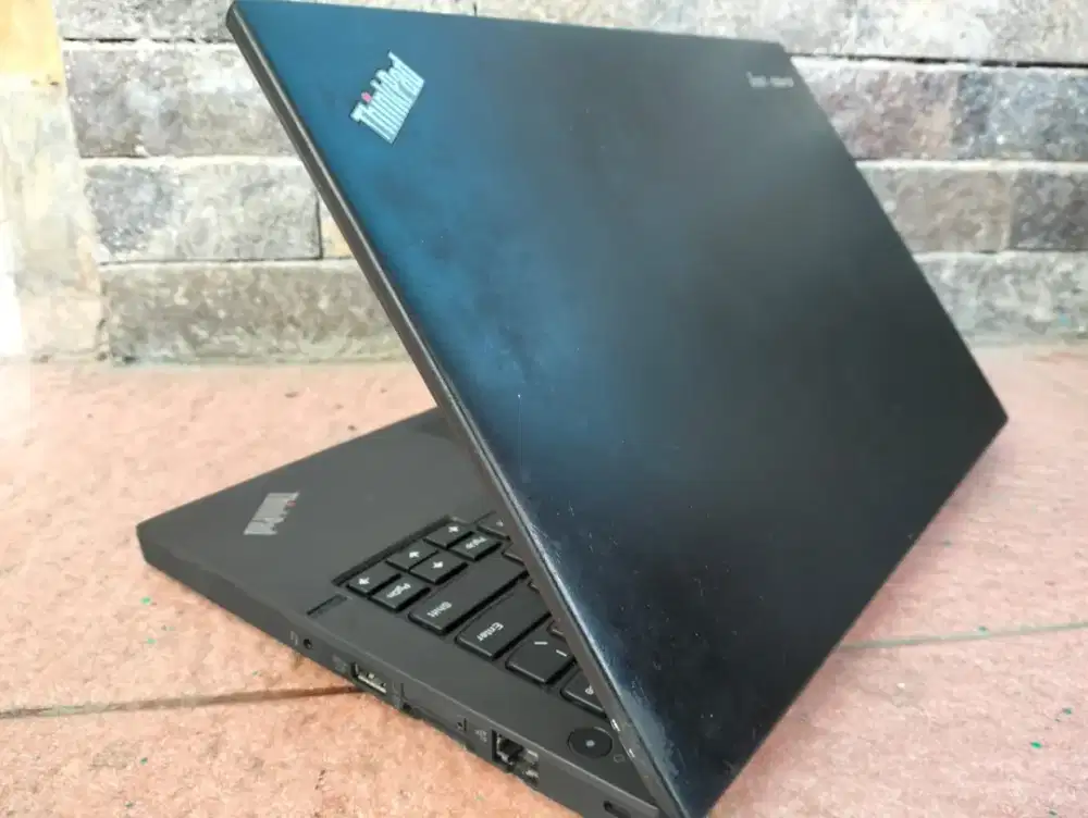 Laptop Murmer Thinkpad X240/core i5 gen4/RAM 8gb/SSD 128gb/12,5inch