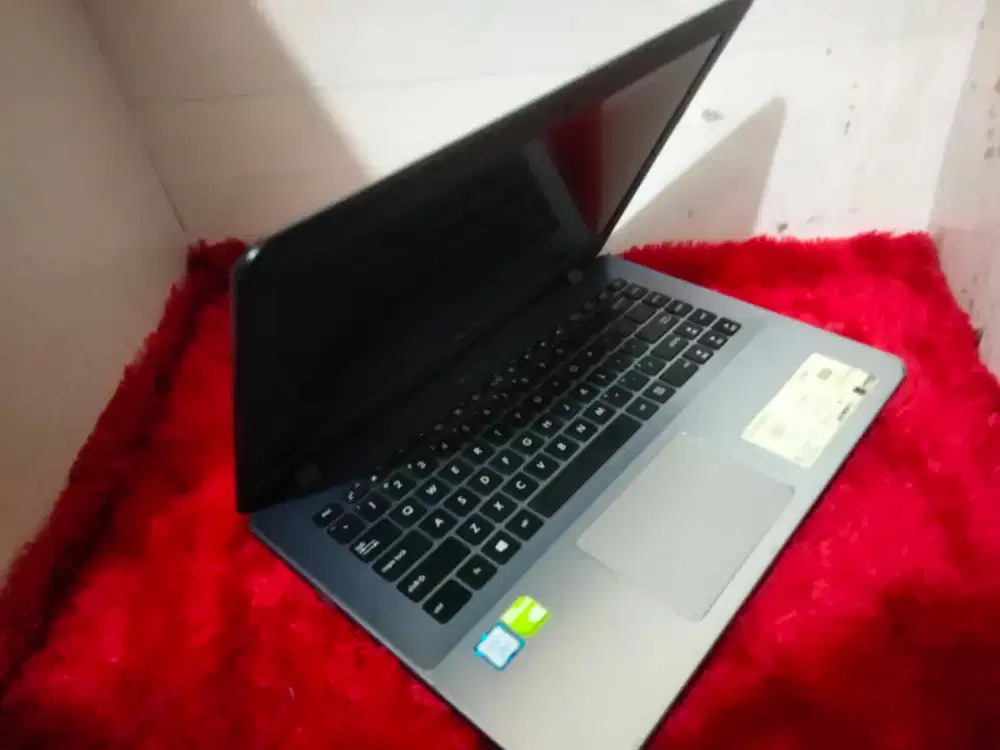 Laptop Asus X442UR/Intel core i5-8550u/RAM8GB/SSD 256/VGA Nvidia 930mx