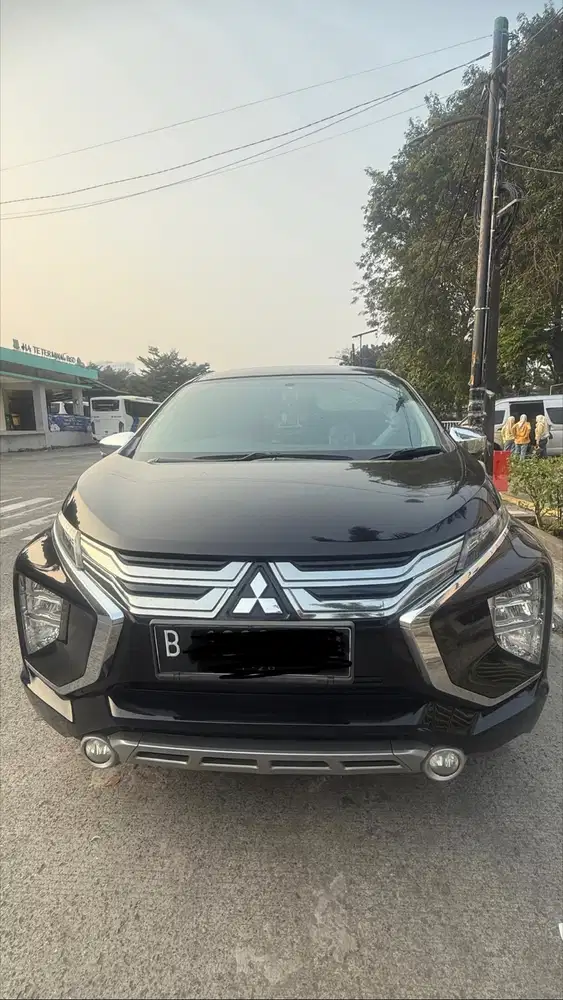 XPANDER ULTIMATE 2021 Hitam