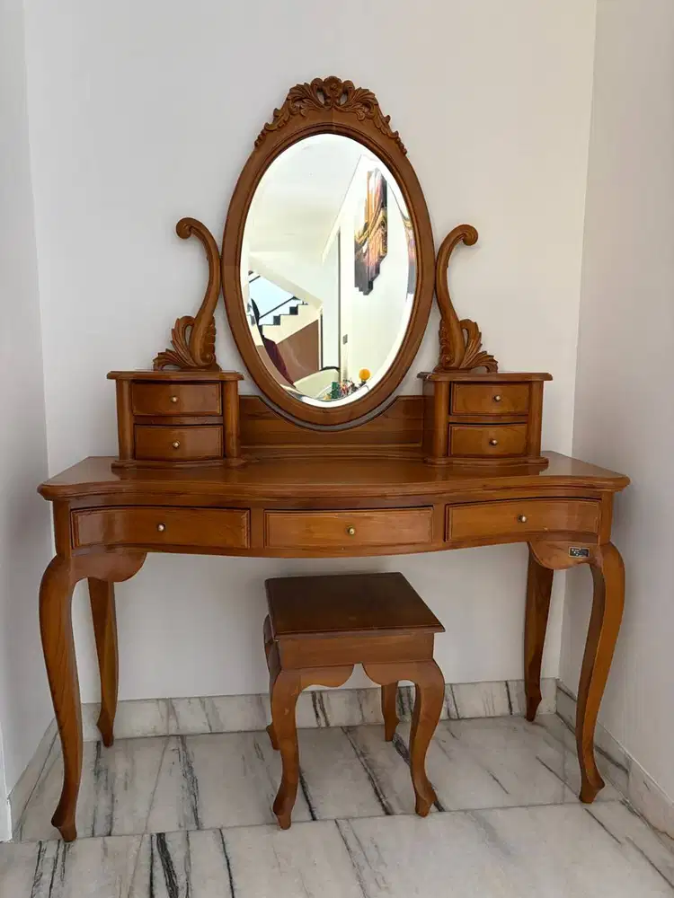 JUAL MEJA RIAS KAYU JATI / KLASIK ELEGAN
