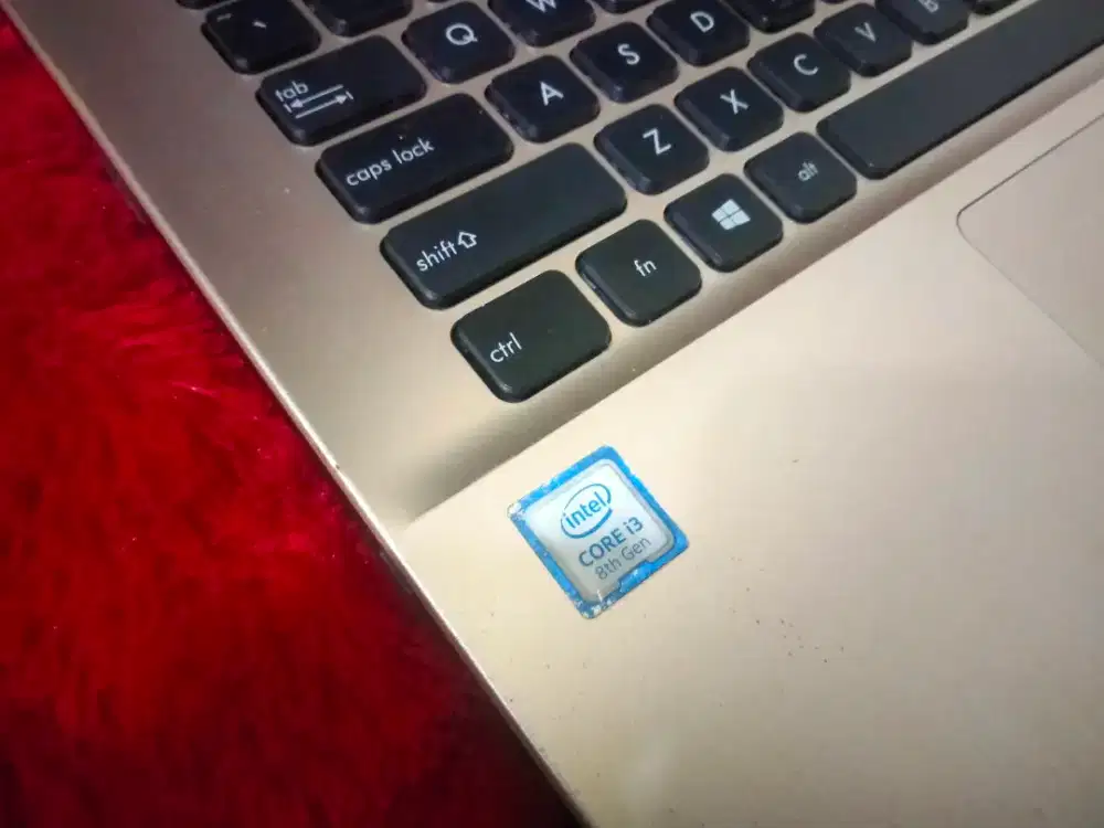 Laptop high kencang Asus x441uv/core i3 gen8 ram4gb/SSD128gb siap pake