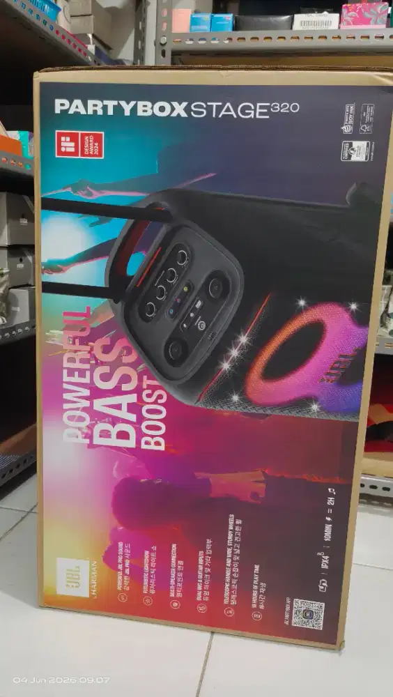Jbl Partybox 320 portable bluetooth karaoke speaker by Harman Kardon