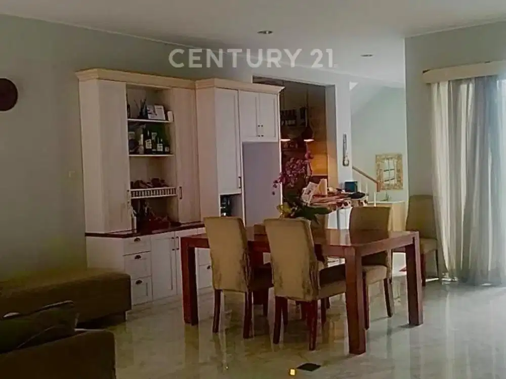 DIJUAL RUMAH BARU RENOVASI ADA POOL CIPETE JAKARTA SELATAN