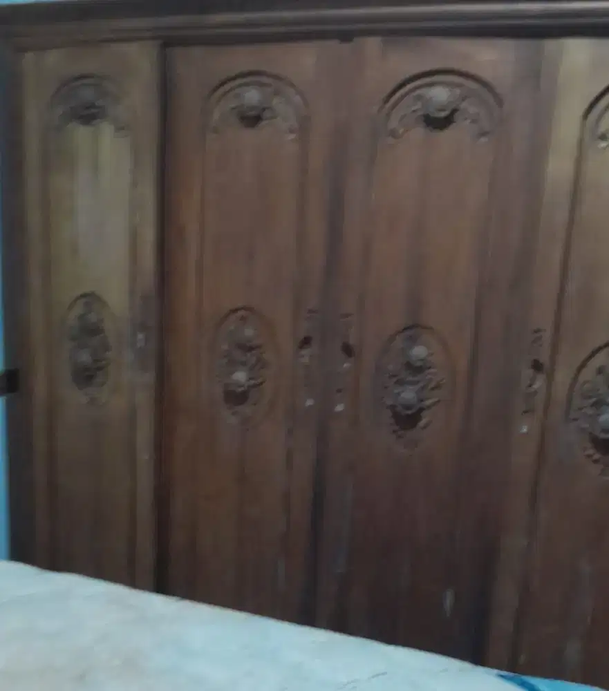 Lemari jati 4 pintu
