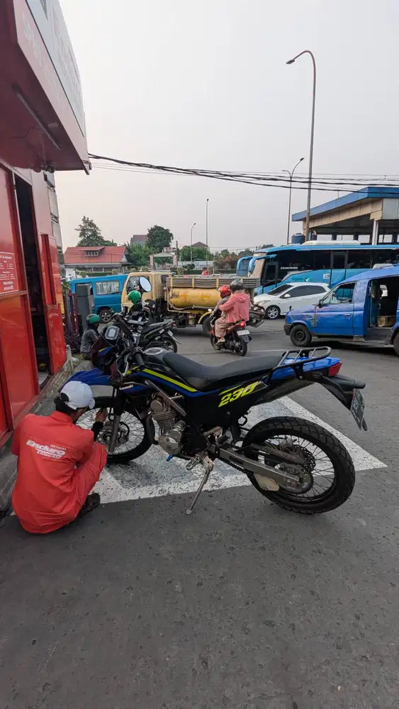 KLX 230 ISTIMEWA