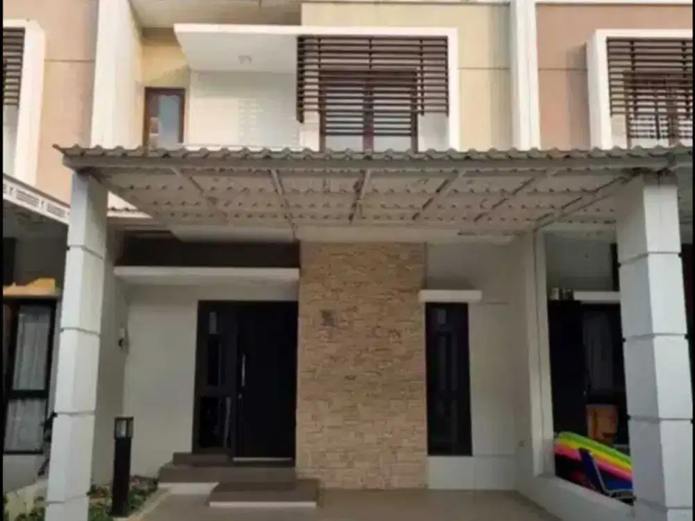 di jual rumah daerah Sumarecon cluster burgundy