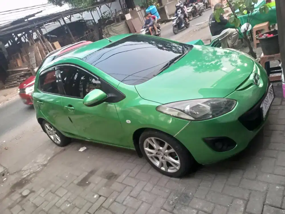 Dijual mobil Mazda 2 HB S matic 2012