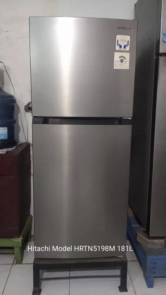 Di jual cepat kulkas hitachi 2 pintu