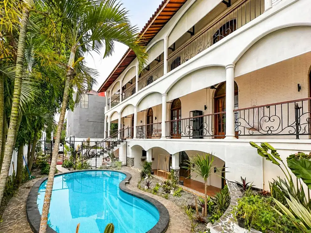 Villa Cantik Cilandak 4LT 694m2 10+2KT Full Furnished Strategis