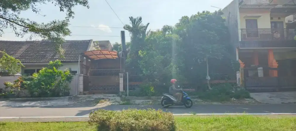 Dijual tanah dan bangunan