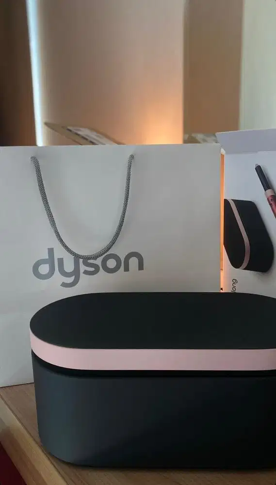 Dyson airwrap HS05