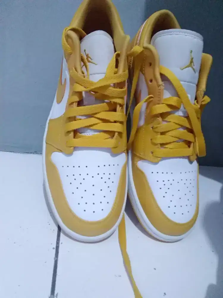 Sepatu nike jordan low 1
