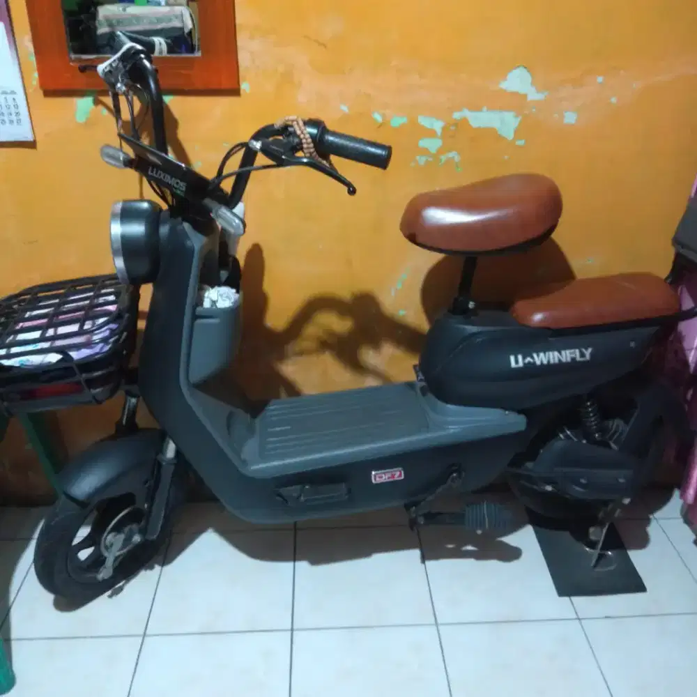 SEPEDA LISTRIK SECOND UWINFLY D7