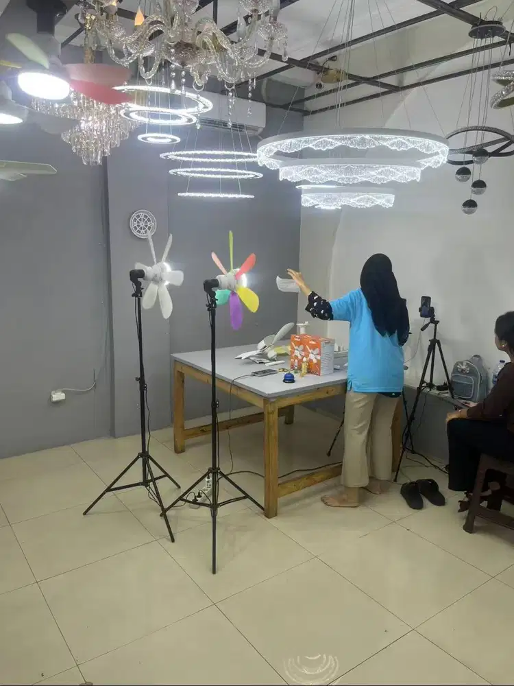 HOST LIVE UNTUK PRODUK KIPAS