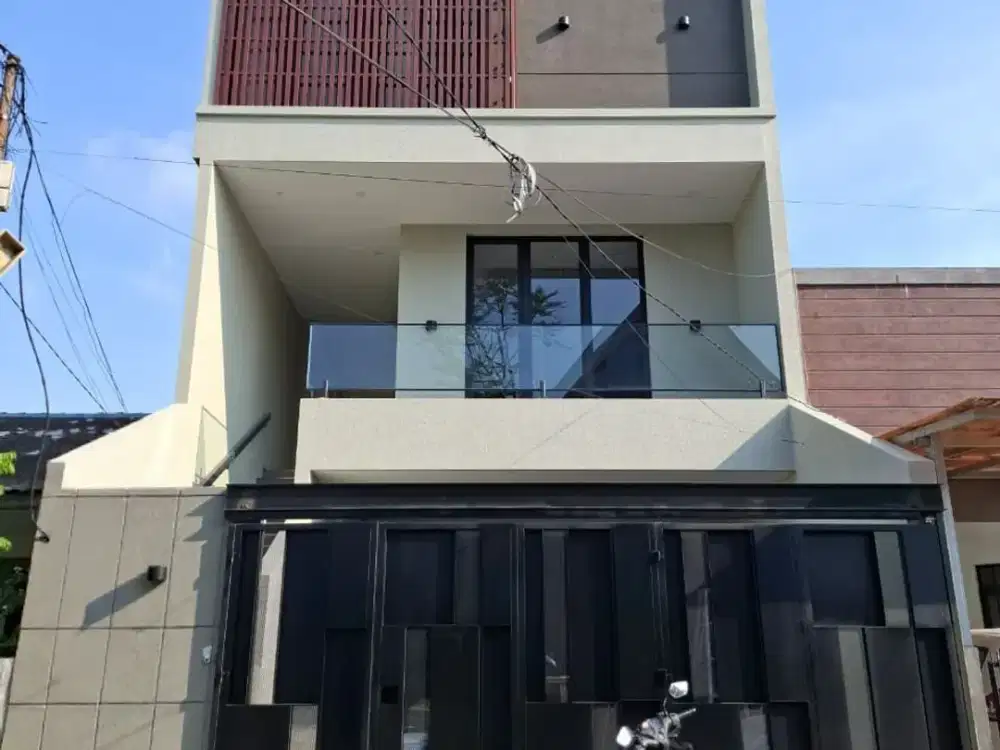 Dijual Rumah 3.5 Lantai Brand New di Puri Indah. Semi Furnish Siap Huni