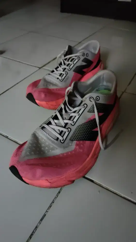 New Balance shoes Elite