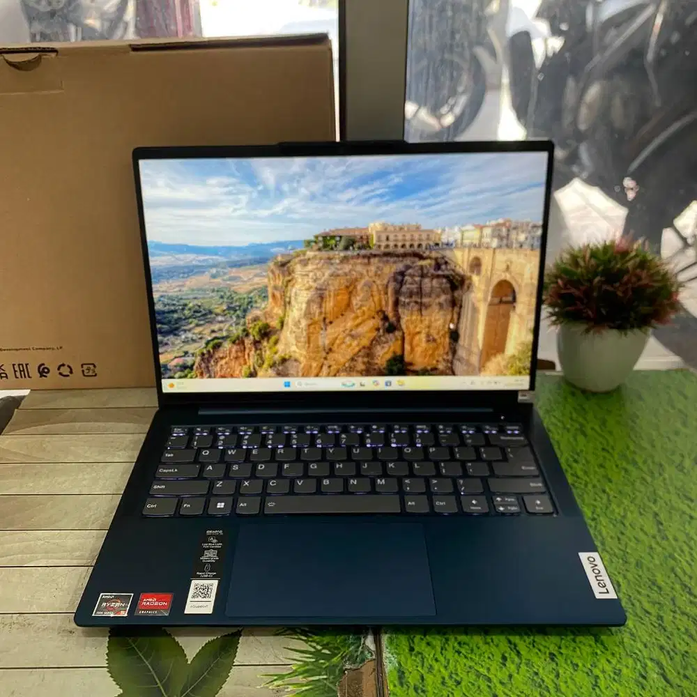 New Lenovo Ideapad Slim 5 Ryzen 5-7530U 16GB 512GB 14 IPS Windows 11