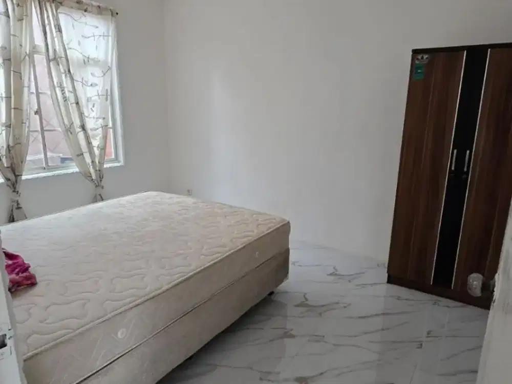 Sewa town house taman hijau lippo karawaci tangerang lantai dasar