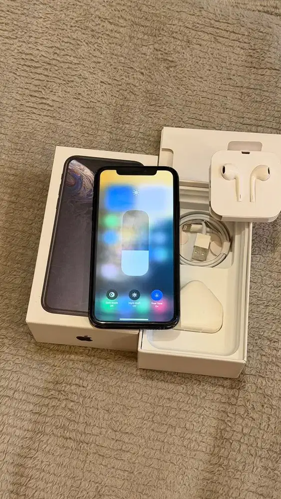 Iphone Xr Black 64GB Lengkap Terdaftar