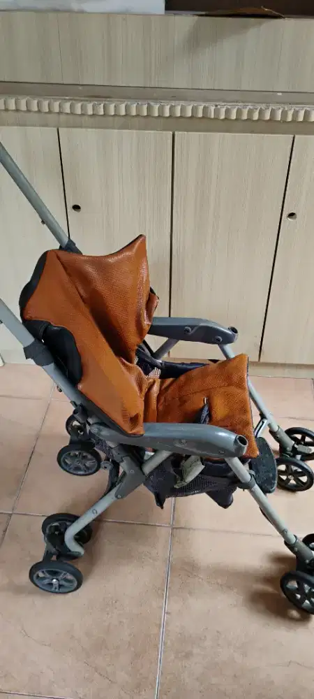Stroller bayi bekas