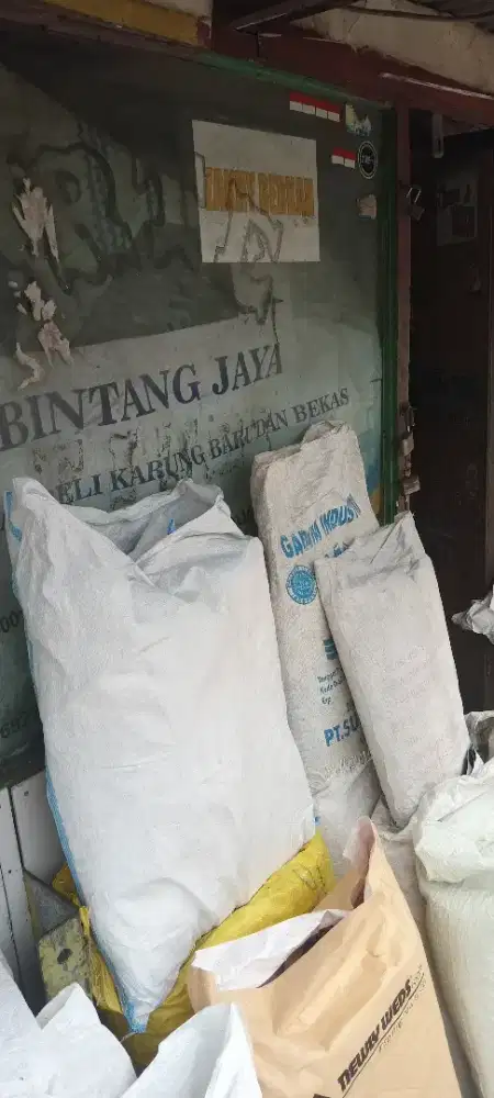 Jual beli karung baru dan bekas