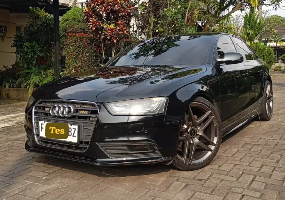 Audi A4 2012 Bensin