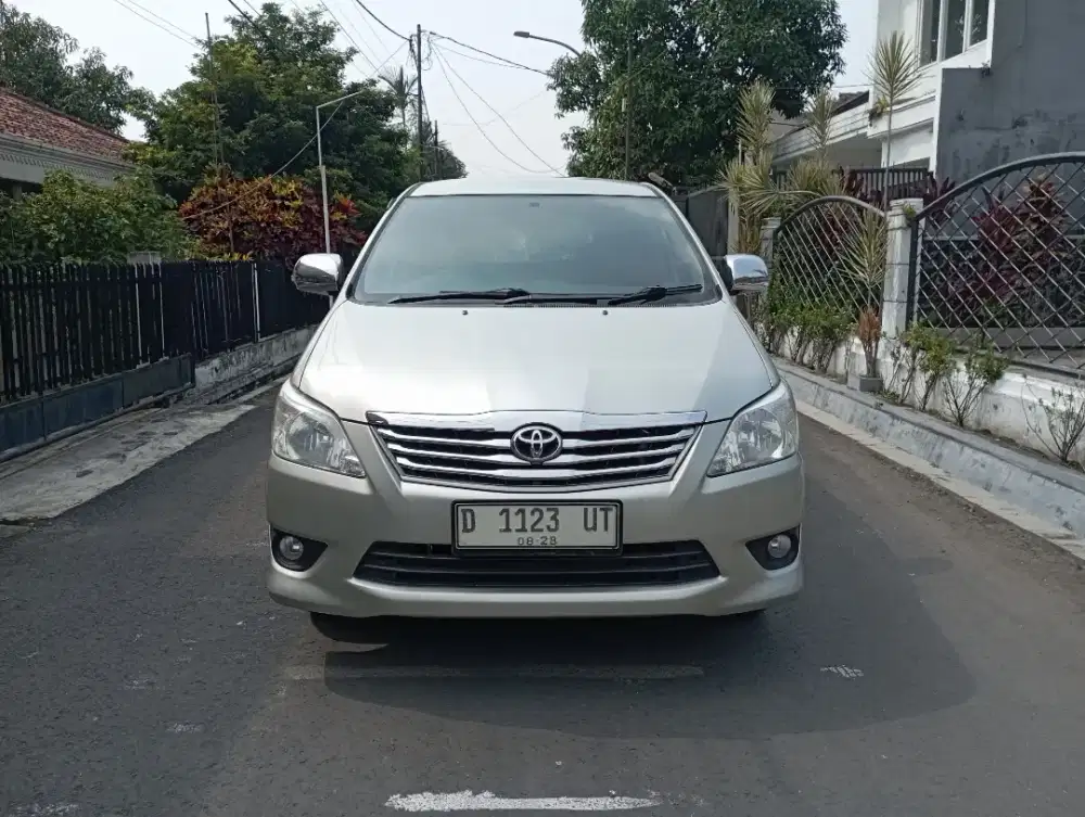 Toyota innova g 2.0 matic 2013