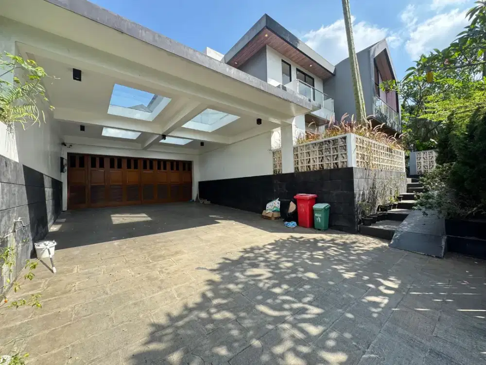 Rumah Mewah Tropical Modern dengan Private Pool di Komplek Elit Cinere