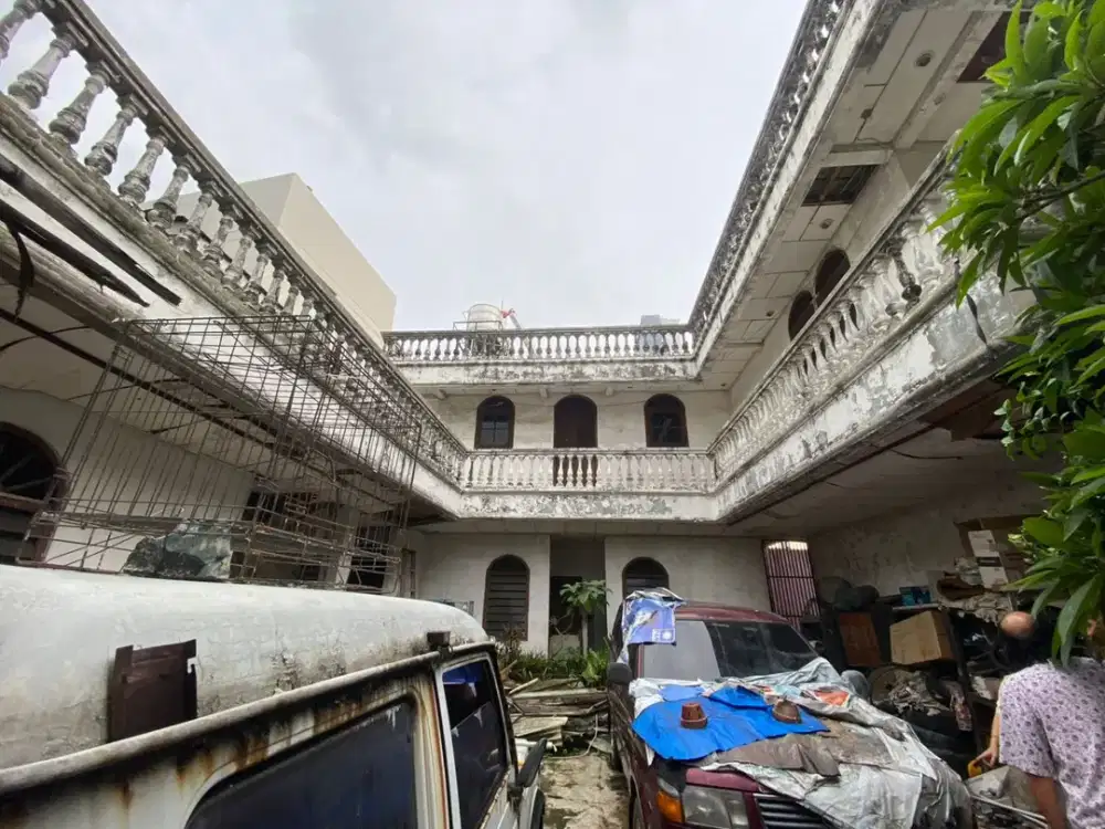 Dijual rumah ARTERI PONDOK INDAH – HARGA BAGUS