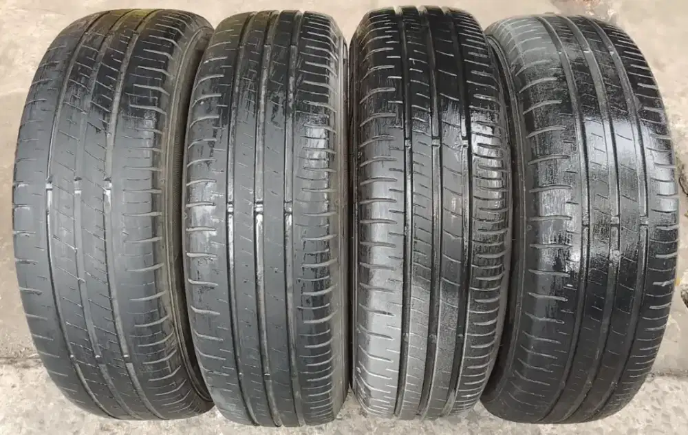 Dijual. 4pc ban 185/70 R14 merk dunlop