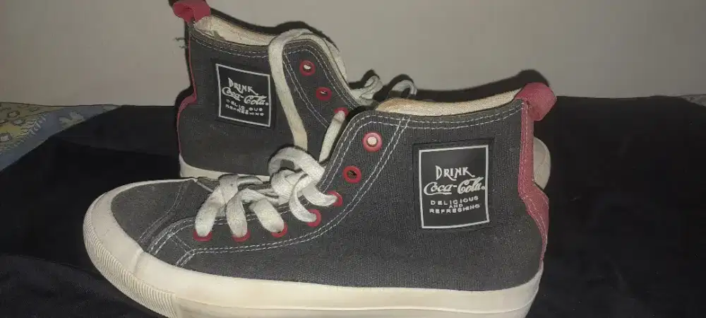 Sepatu kanvas warrior