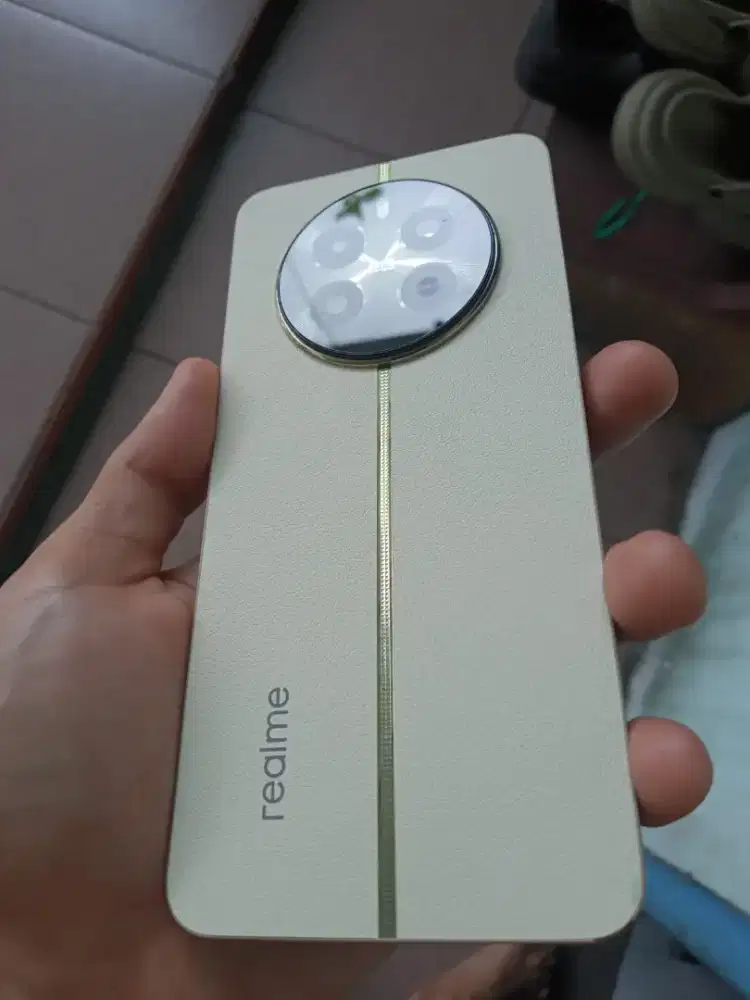 Realme 12+ 5G second