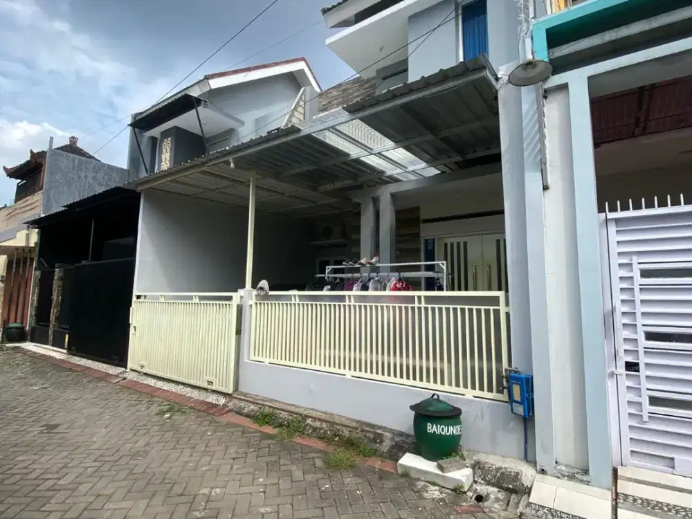 Rumah Asri dan Nyaman di Jl. Sunan Muria. Dekat Kampus UB, UM, Polinema, Mall Matos, Dekat kawasan kuliner Sigura-gura dan Dinoyo. MLG00038