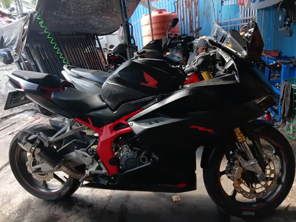 Di jual motor cbr 250rr tangan pertama