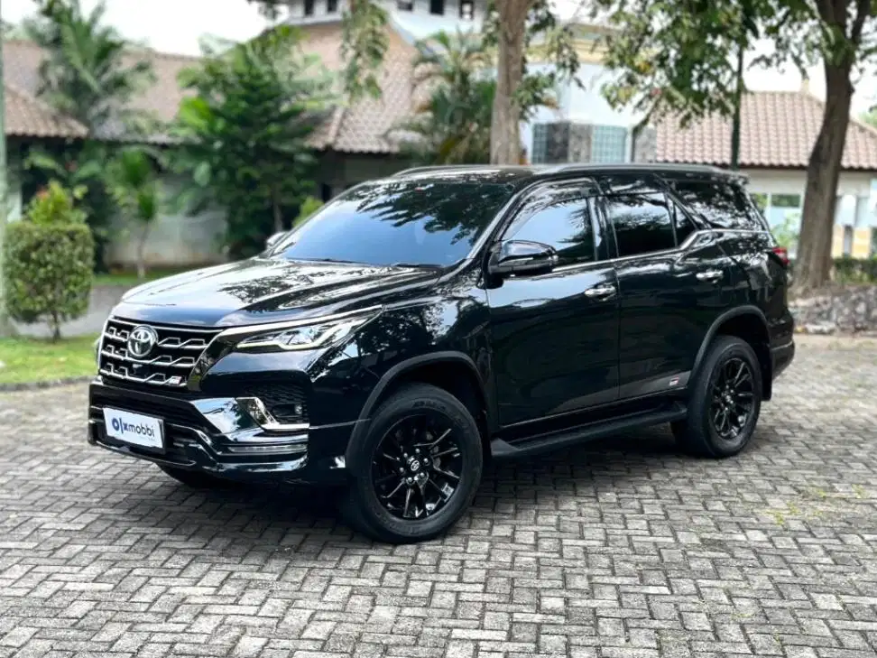 TOYOTA FORTUNER 2.8 4X2 GR SPORT DSL MATIC 2022