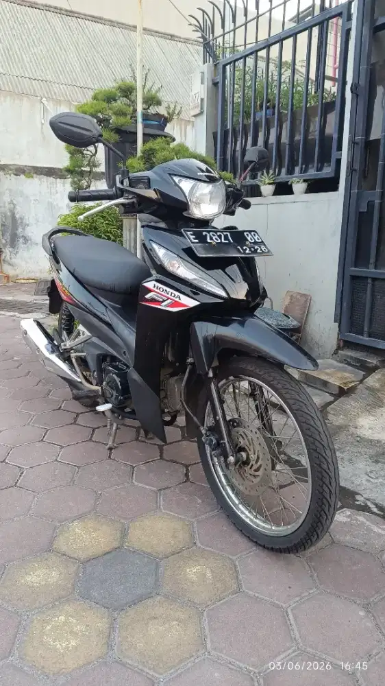 Honda Revo fi th 2021 plat E lengkap pajak jalan