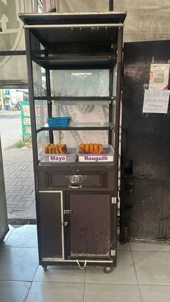 Etalase serbaguna