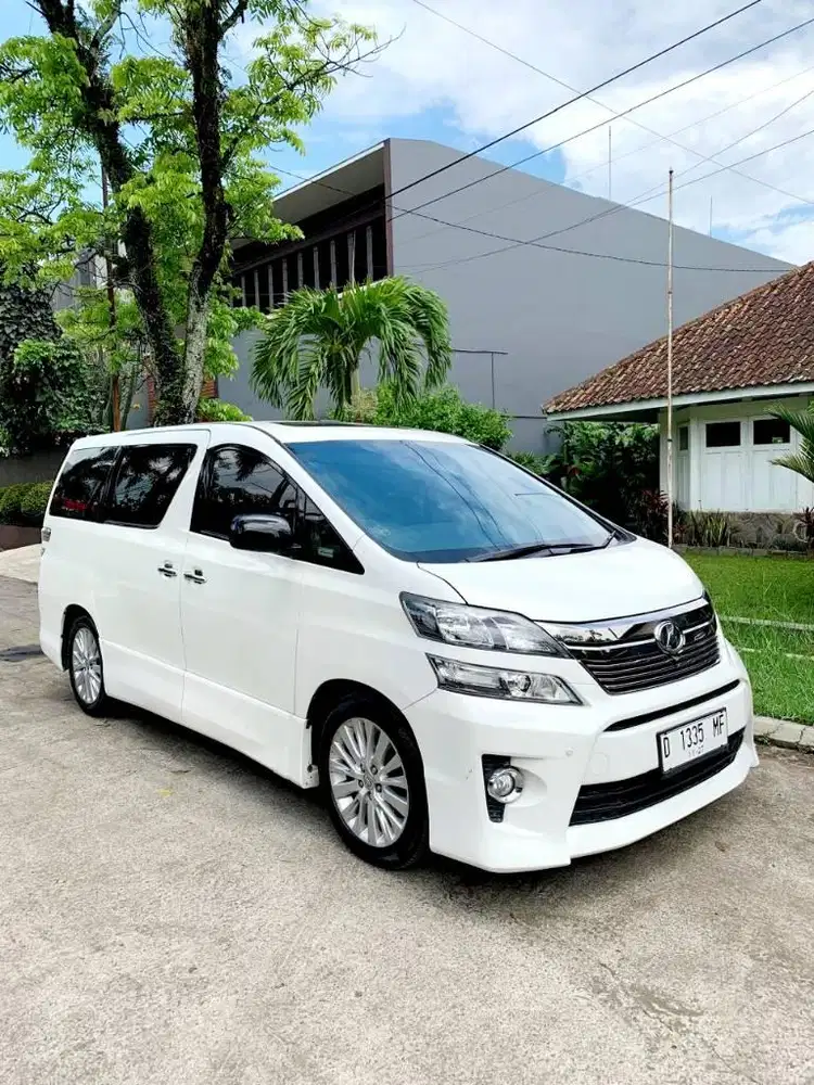JUAL VELLFIRE ZG PREMIUM SOUND 2013