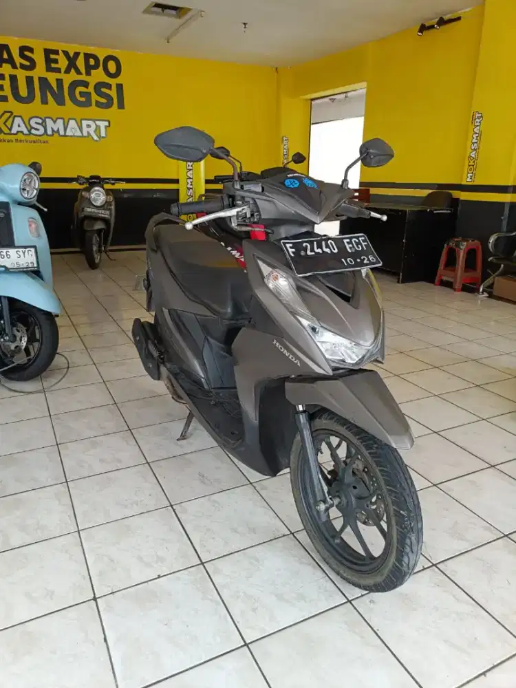 Dijual motor Honda Beat dlx 2021