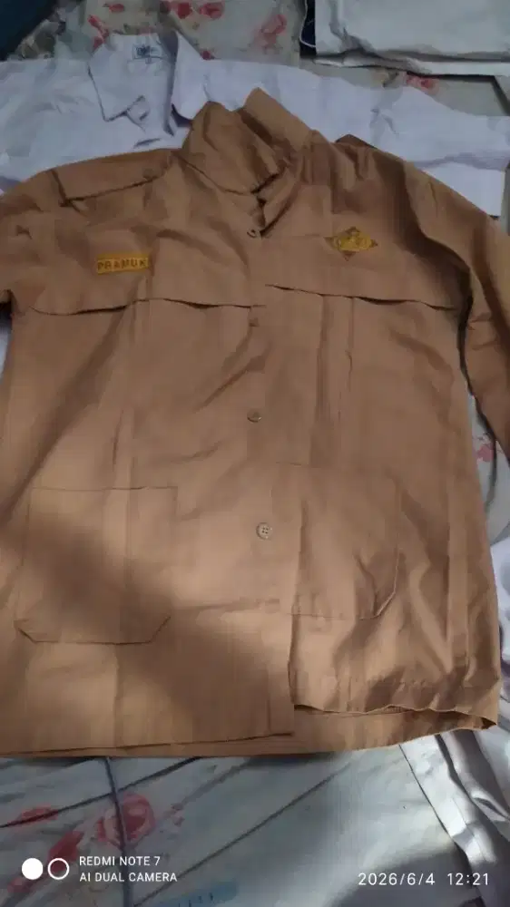 Baju seragam pramuka