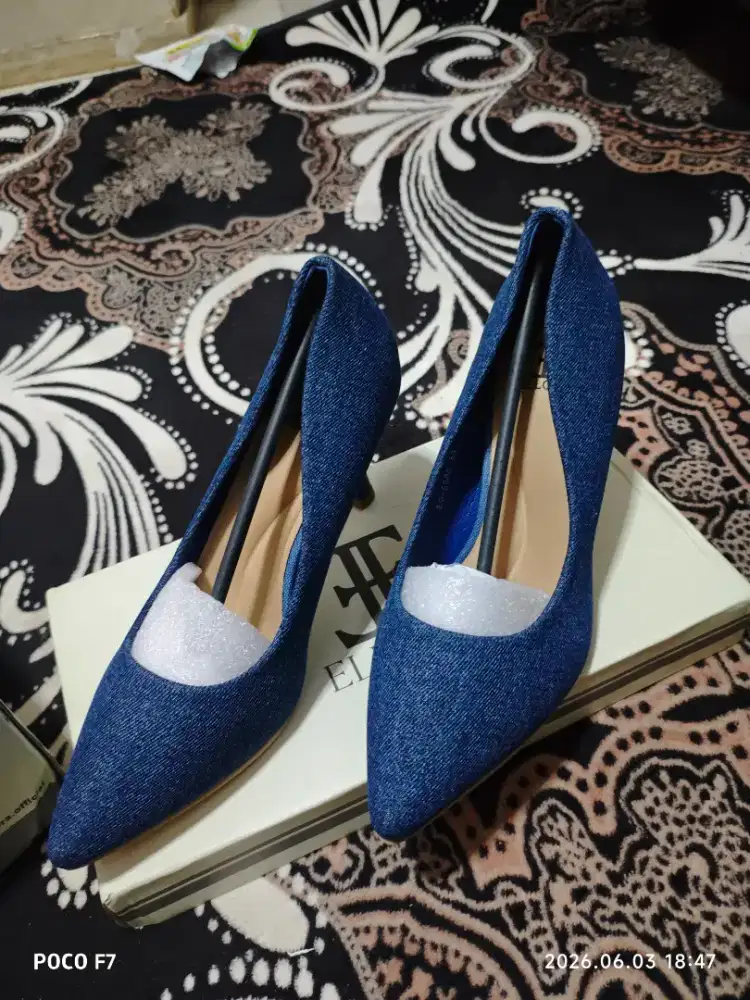Sepatu High Heels Ellora Size 38 Wanita
