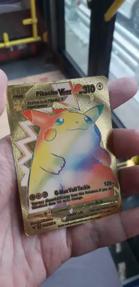 Kartu Pikachu vMax koleksian
