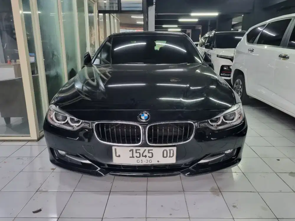 BMW 320i F30 SPORT 2.0 A/T 2014 HITAM