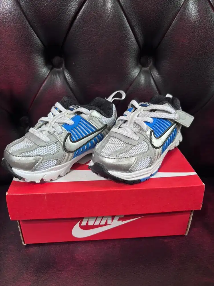 Nike Vomero 5 Boys' Toddler Sneakers Shoes - White/Metallic Silver