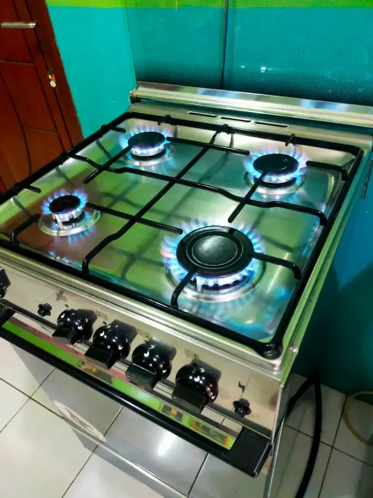 Kompor gas oven Siap Pakai dan Siap Kirim.