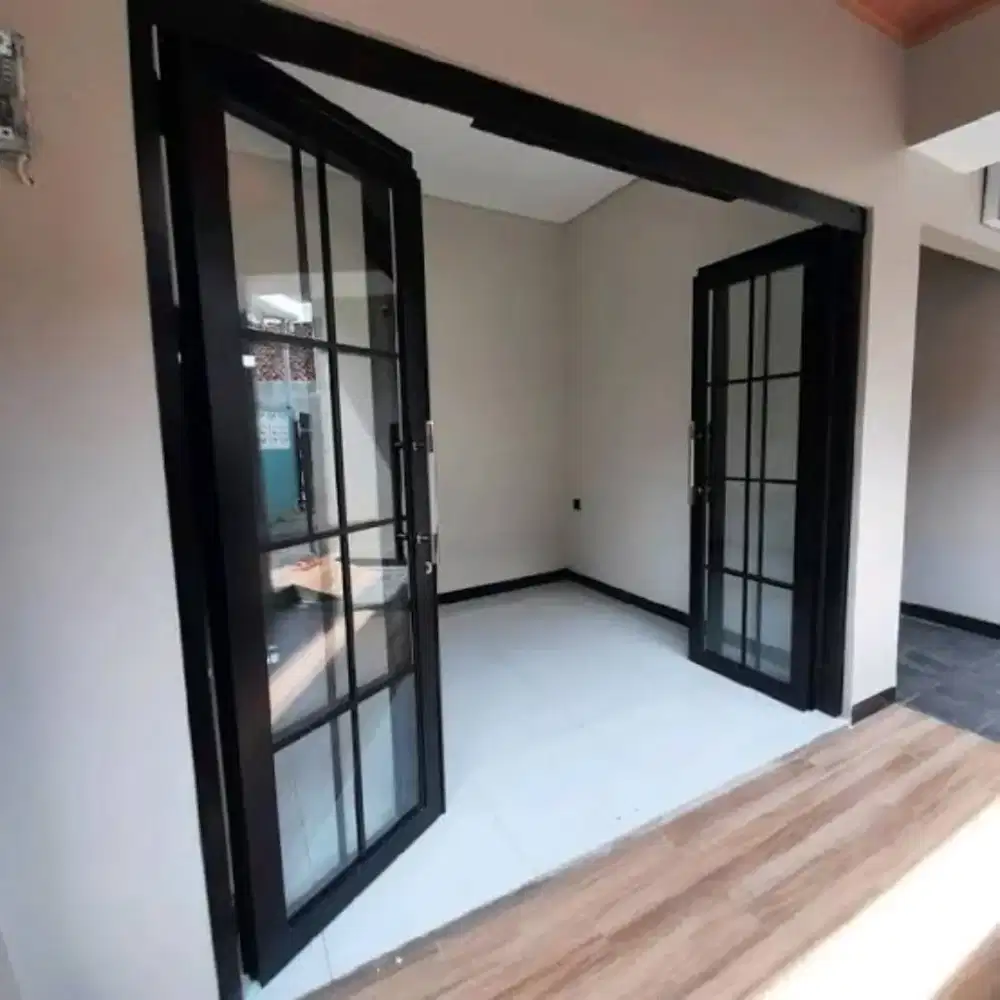 Pintu sleding swing , interior aluminium