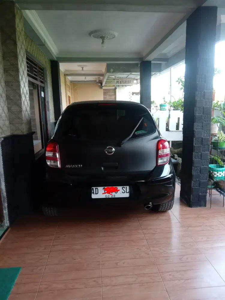 Nissan March 2011